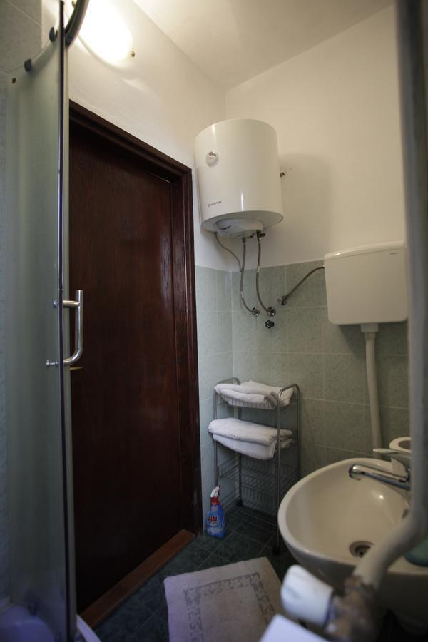 Studio Hram Belgrade Luaran gambar