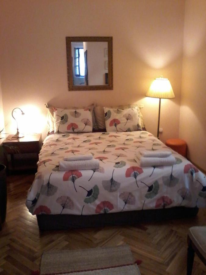 Studio Hram Belgrade Luaran gambar